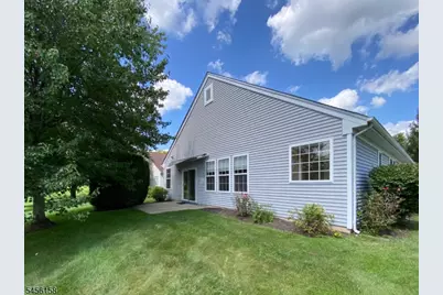 112 Kensington Cir, White Township, NJ 07823 - Photo 3