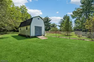 672 Thruway Dr, Bridgewater, NJ 08807 - Photo 27