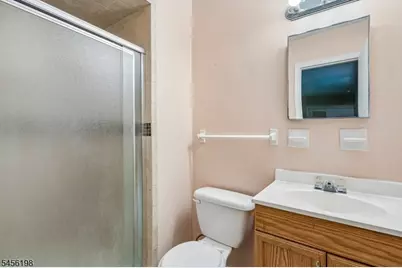 672 Thruway Dr, Bridgewater, NJ 08807 - Photo 15