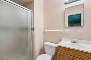 672 Thruway Dr, Bridgewater, NJ 08807 - Photo 15