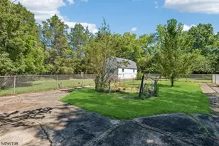 672 Thruway Dr, Bridgewater, NJ 08807 - Photo 23