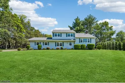 672 Thruway Dr, Bridgewater, NJ 08807 - Photo 3