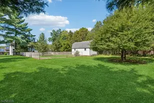 672 Thruway Dr, Bridgewater, NJ 08807 - Photo 25