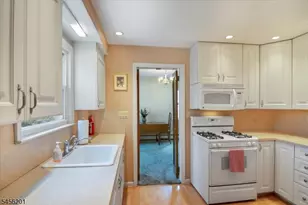 2075 Meadowview Rd, Scotch Plains Township, NJ 07076 - Photo 9