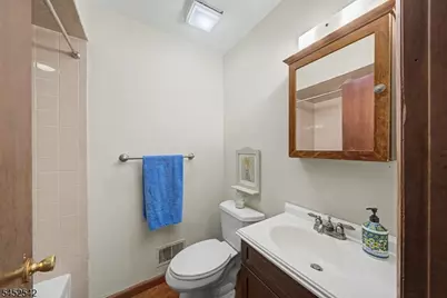 180 Dakota Dr, Andover Township, NJ 07848 - Photo 9