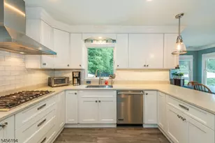 25 Crestwood Ave W, Fairfield, NJ 07004 - Photo 11