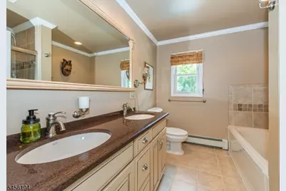 25 Crestwood Ave West, Fairfield, NJ 07004 - Photo 35