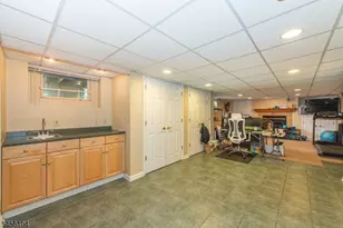 25 Crestwood Ave W, Fairfield, NJ 07004 - Photo 37