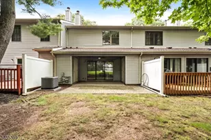 4 Pear Tree Ln, Franklin Township, NJ 08823 - Photo 27