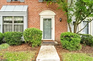 4 Pear Tree Ln, Franklin Township, NJ 08823 - Photo 3