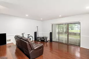 4 Pear Tree Ln, Franklin Township, NJ 08823 - Photo 11
