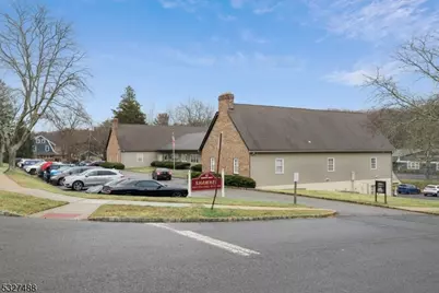 10 Shawnee Dr, Watchung, NJ 07069 - Photo 3