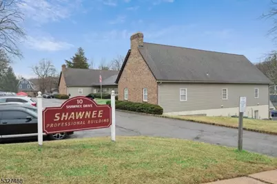 10 Shawnee Dr, Watchung, NJ 07069 - Photo 1