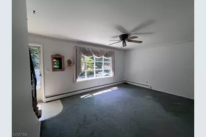 194 Tomahawk Trl, Byram Township, NJ 07871 - Photo 13