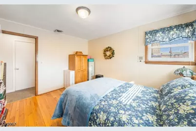 1015 Georgian Dr, Linden, NJ 07036 - Photo 19