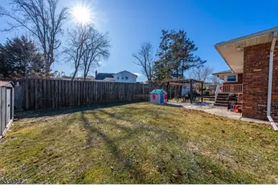 1015 Georgian Dr, Linden, NJ 07036 - Photo 27