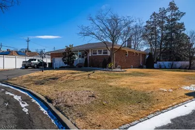 1015 Georgian Dr, Linden, NJ 07036 - Photo 3