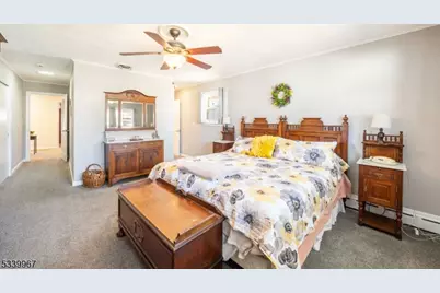 1015 Georgian Dr, Linden, NJ 07036 - Photo 15