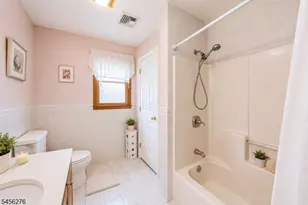 11 Ledgerock Ct, Parsippany, NJ 07950 - Photo 27