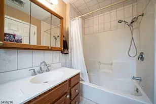 11 Ledgerock Ct, Parsippany, NJ 07950 - Photo 21