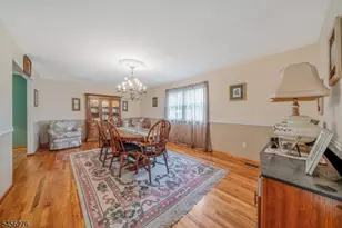 11 Ledgerock Ct, Parsippany, NJ 07950 - Photo 9