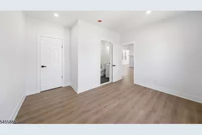 66 Girard Pl, Newark, NJ 07108 - Photo 9