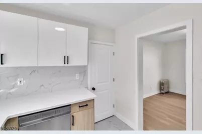 15 Cottage Pl, East Orange, NJ 07017 - Photo 5