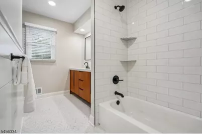 14 Burlington Rd, Berkeley Heights Township, NJ 07974 - Photo 19