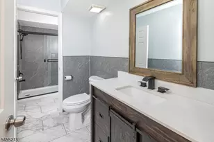 9 Chipwood Ln, North Brunswick Township, NJ 08902 - Photo 19