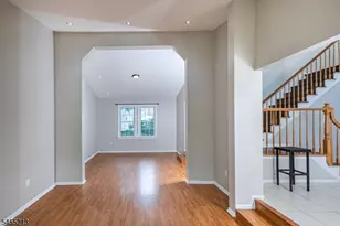 9 Chipwood Ln, North Brunswick Township, NJ 08902 - Photo 7
