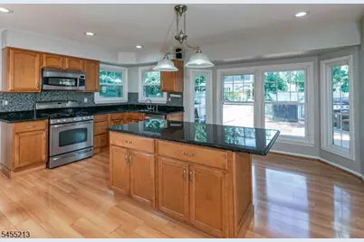 9 Chipwood Ln, North Brunswick Township, NJ 08902 - Photo 11