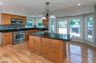 9 Chipwood Ln, North Brunswick Township, NJ 08902 - Photo 11