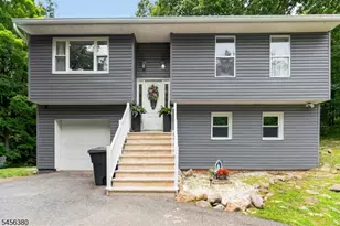 5 Lawrence Dr, Vernon, NJ 07422 - Photo 1