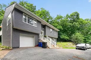 5 Lawrence Dr, Vernon, NJ 07422 - Photo 3