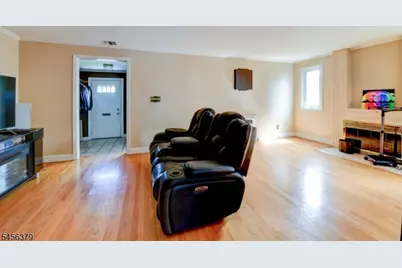 2758 Larchmont Rd, Union Township, NJ 07083 - Photo 7