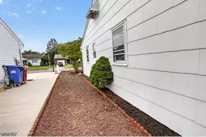 124 Northumberland Dr, Berkeley Township, NJ 08757 - Photo 33