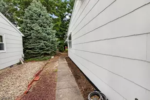 124 Northumberland Dr, Berkeley Township, NJ 08757 - Photo 31