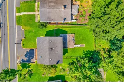 13 Hopatchung Rd, Hopatcong, NJ 07843 - Photo 17