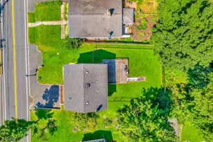 13 Hopatchung Rd, Hopatcong, NJ 07843 - Photo 17