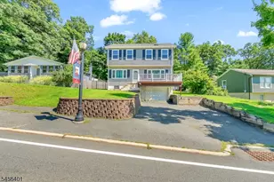 13 Hopatchung Rd, Hopatcong, NJ 07843 - Photo 7