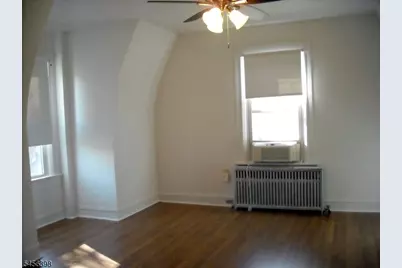 301 Penfield Pl, Dunellen, NJ 08812 - Photo 9