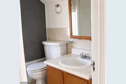 301 Penfield Pl, Dunellen, NJ 08812 - Photo 11
