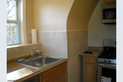 301 Penfield Pl, Dunellen, NJ 08812 - Photo 5