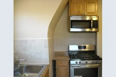 301 Penfield Pl, Dunellen, NJ 08812 - Photo 3