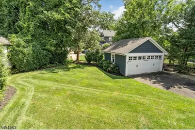 8 Doering Way, Cranford Township, NJ 07016 - Photo 35