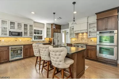8 Doering Way, Cranford Township, NJ 07016 - Photo 9