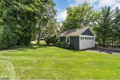 8 Doering Way, Cranford Township, NJ 07016 - Photo 37