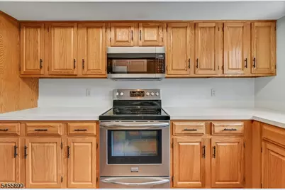 31 Academy Court, Bedminster Township, NJ 07921 - Photo 9