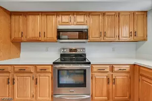 31 Academy Ct, Bedminster Township, NJ 07921 - Photo 9