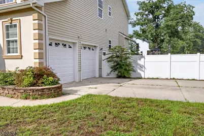 893 Lakehurst Ave, Jackson, NJ 08527 - Photo 3